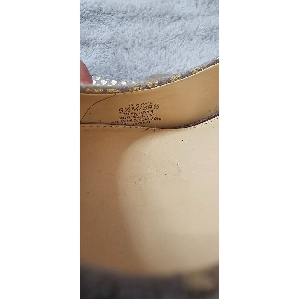 New Jessica Simpson Gold Python Platform Pumps He… - image 3